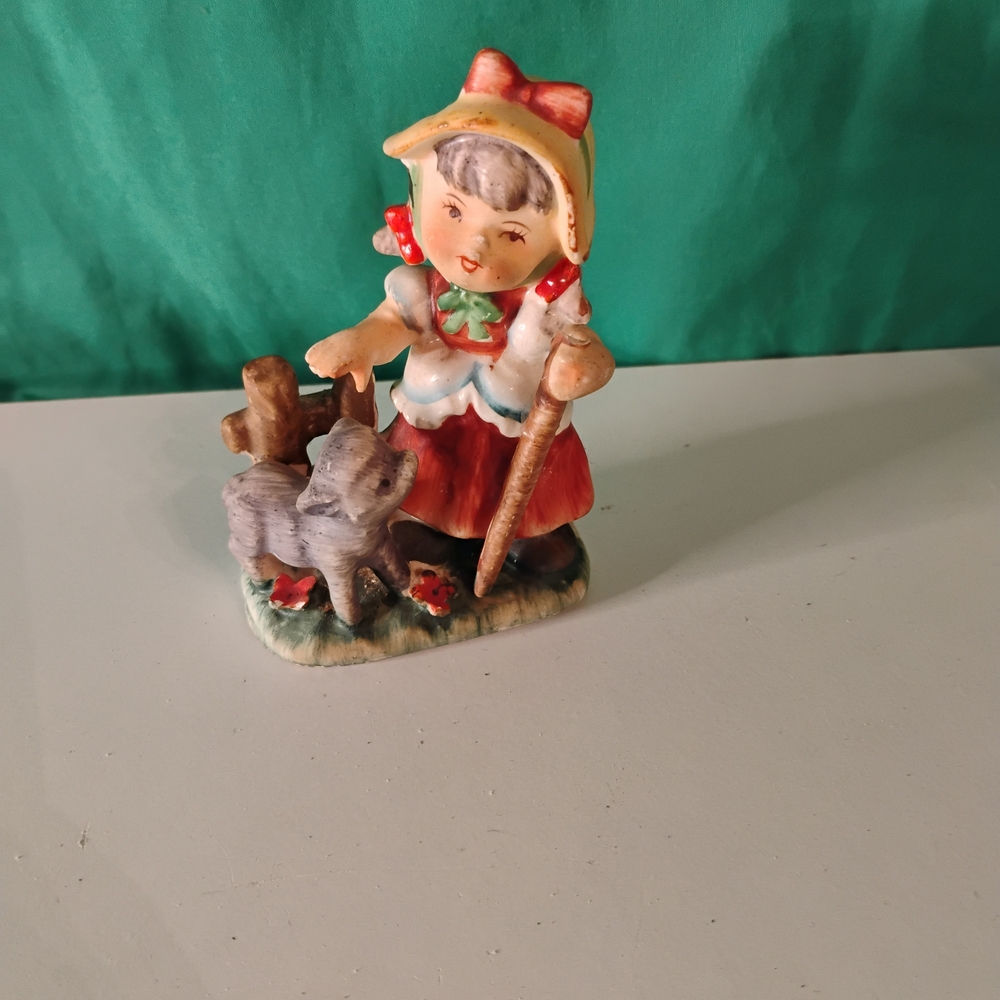 Hand painted Pacific Lipper & Mann Ceramic Figure